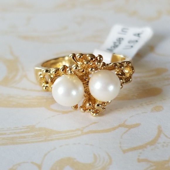 Vintage 18k Gold Dipped Faux Pearl Cocktail Ring SZ 8 - Picture 9 of 12